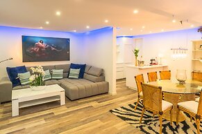 Luxury Apartment & Penthouse Villa