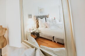 Luxury Apartment & Penthouse Villa