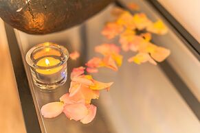 Luxury Apartment & Penthouse Villa