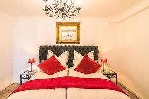 Luxury Apartment & Penthouse Villa