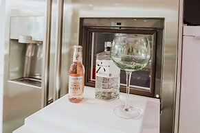 Luxury Apartment & Penthouse Villa