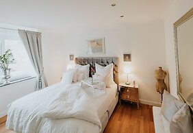 Luxury Apartment & Penthouse Villa