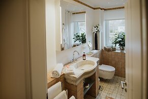 Luxury Apartment & Penthouse Villa