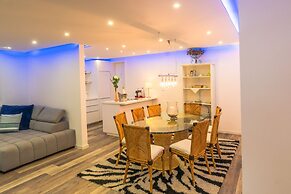 Luxury Apartment & Penthouse Villa