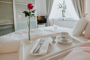 Luxury Apartment & Penthouse Villa