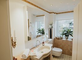 Luxury Apartment & Penthouse Villa