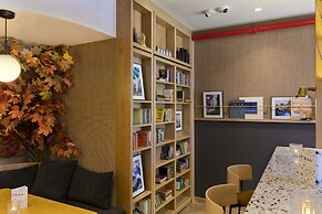 Oh La La! Hotel bar - Paris Bastille