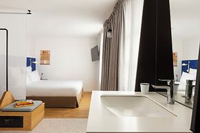 Oh La La! Hotel bar - Paris Bastille