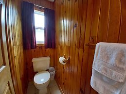 Anne's Windy Poplars Cottage Resort