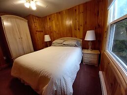 Anne's Windy Poplars Cottage Resort