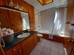 Anne's Windy Poplars Cottage Resort