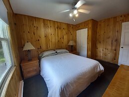 Anne's Windy Poplars Cottage Resort