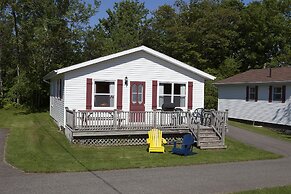 Anne's Windy Poplars Cottage Resort
