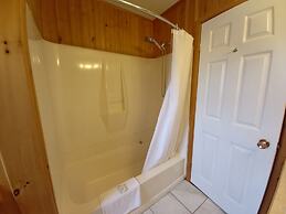 Anne's Windy Poplars Cottage Resort