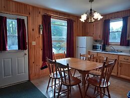 Anne's Windy Poplars Cottage Resort