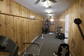 Anne's Windy Poplars Cottage Resort