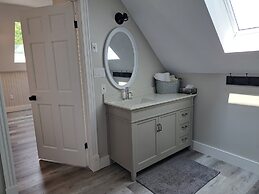 Anne's Windy Poplars Cottage Resort