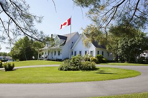 Anne's Windy Poplars Cottage Resort