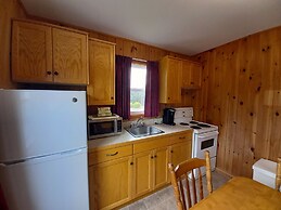 Anne's Windy Poplars Cottage Resort