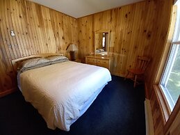 Anne's Windy Poplars Cottage Resort