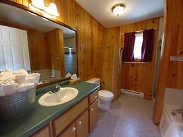 Anne's Windy Poplars Cottage Resort