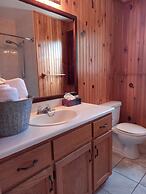 Anne's Windy Poplars Cottage Resort