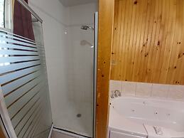 Anne's Windy Poplars Cottage Resort