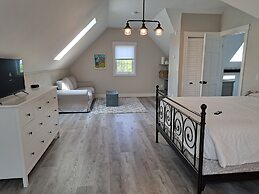 Anne's Windy Poplars Cottage Resort