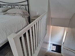 Anne's Windy Poplars Cottage Resort