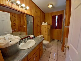 Anne's Windy Poplars Cottage Resort