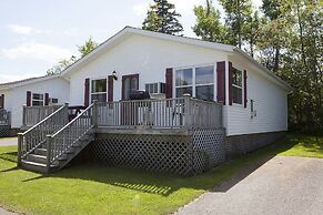 Anne's Windy Poplars Cottage Resort