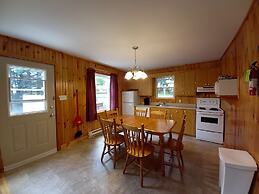 Anne's Windy Poplars Cottage Resort