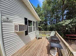 Anne's Windy Poplars Cottage Resort