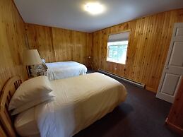 Anne's Windy Poplars Cottage Resort