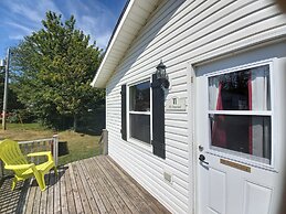 Anne's Windy Poplars Cottage Resort