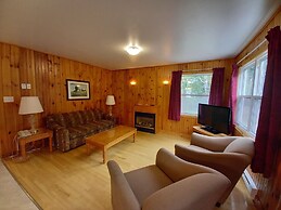 Anne's Windy Poplars Cottage Resort