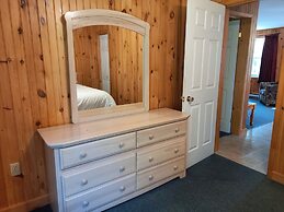 Anne's Windy Poplars Cottage Resort