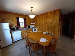 Anne's Windy Poplars Cottage Resort