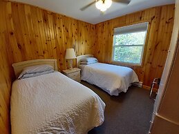 Anne's Windy Poplars Cottage Resort