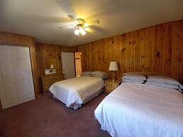 Anne's Windy Poplars Cottage Resort