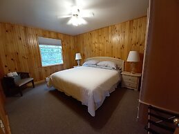 Anne's Windy Poplars Cottage Resort