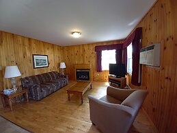 Anne's Windy Poplars Cottage Resort