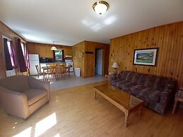 Anne's Windy Poplars Cottage Resort