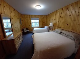 Anne's Windy Poplars Cottage Resort