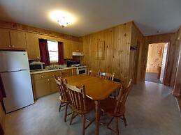 Anne's Windy Poplars Cottage Resort