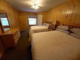 Anne's Windy Poplars Cottage Resort