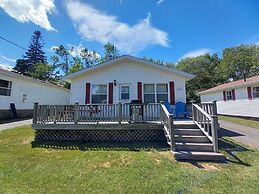 Anne's Windy Poplars Cottage Resort