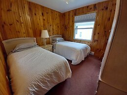 Anne's Windy Poplars Cottage Resort