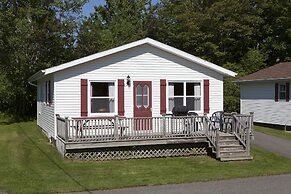Anne's Windy Poplars Cottage Resort
