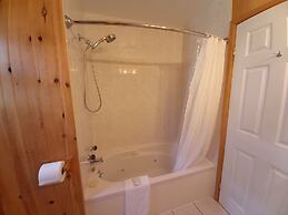 Anne's Windy Poplars Cottage Resort